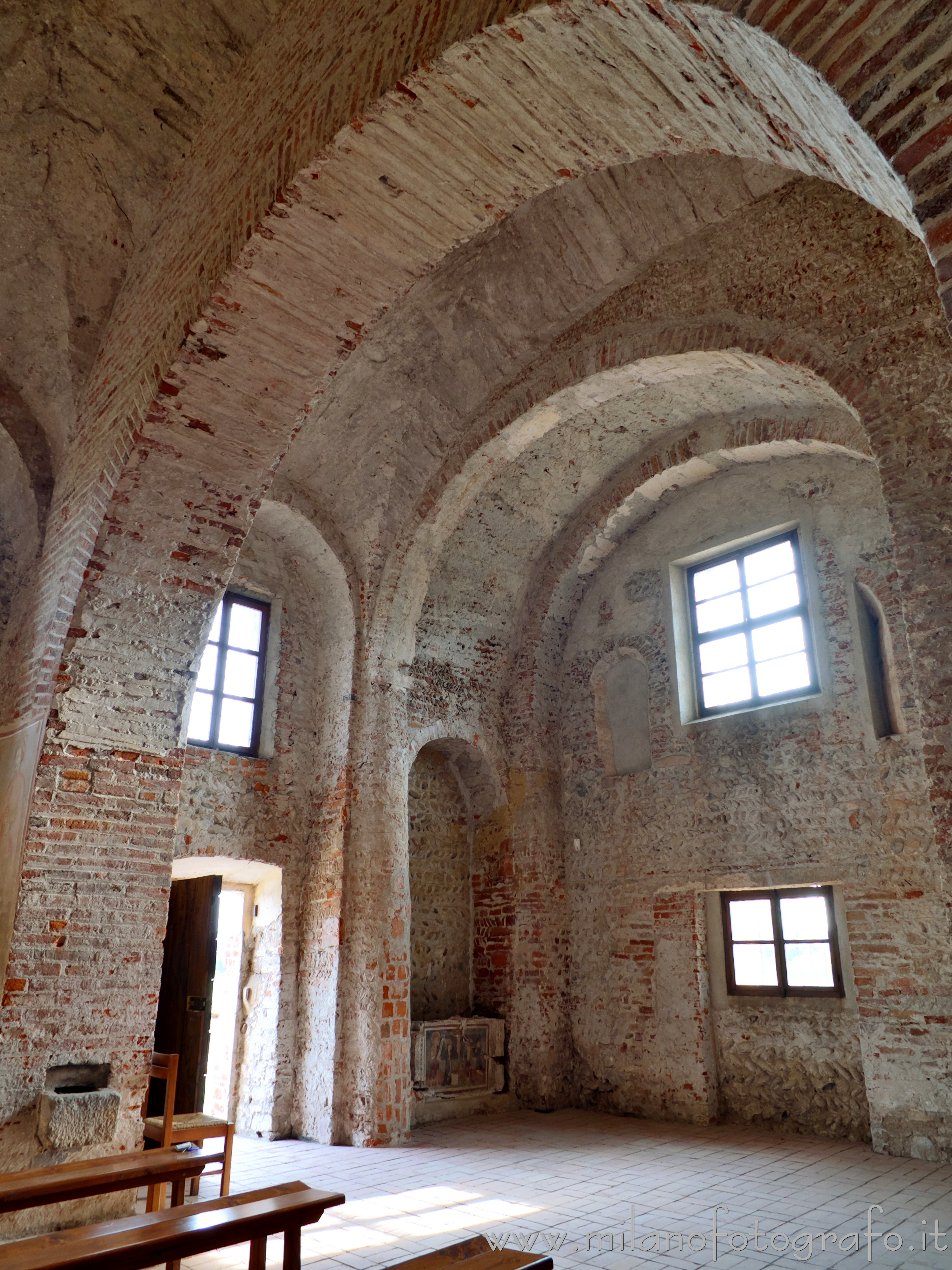 Lenta (Vercelli, Italy) - First right span of St Stephen's Church